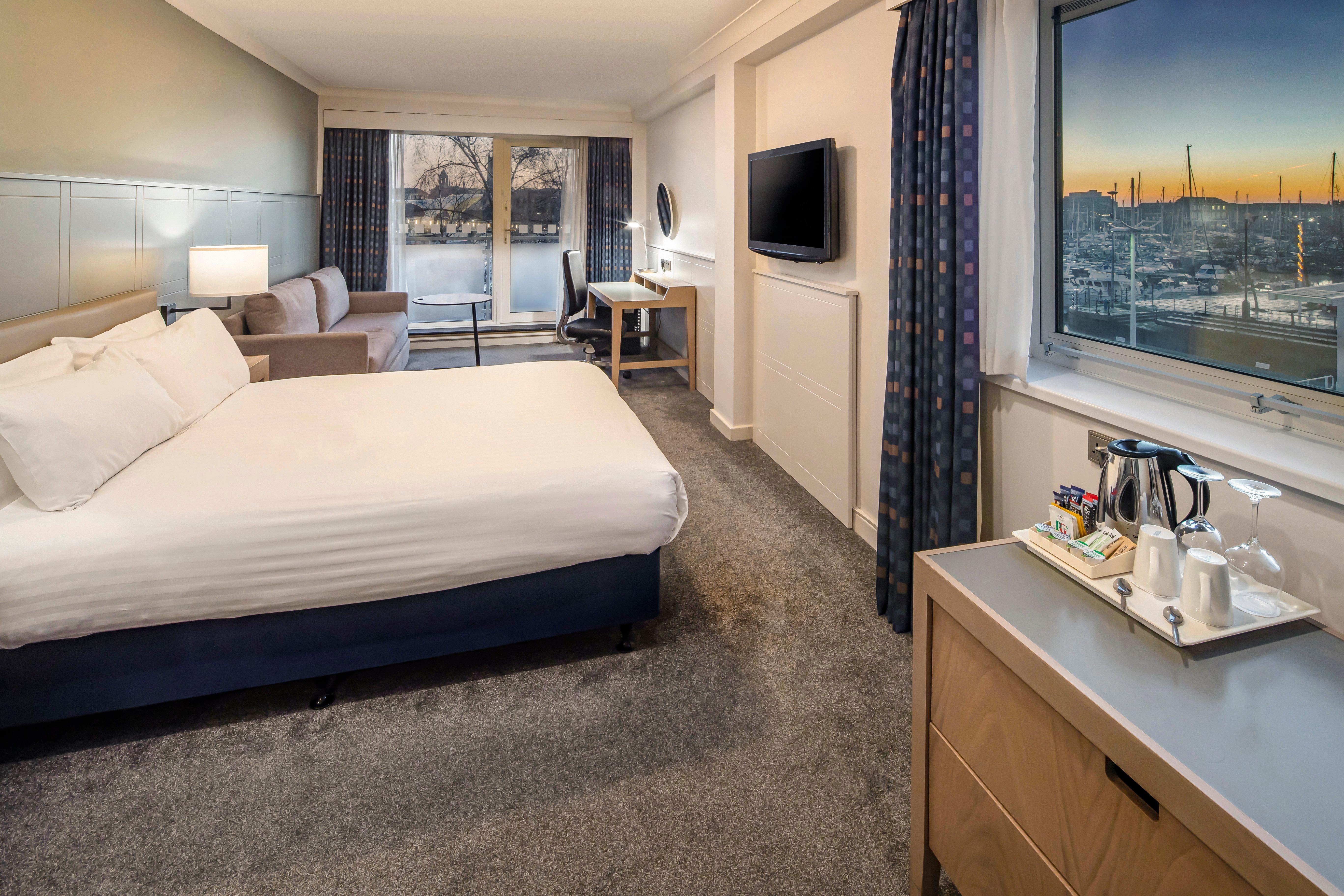 Holiday Inn Hull Marina By Ihg Кингстън ъпон Хъл Екстериор снимка