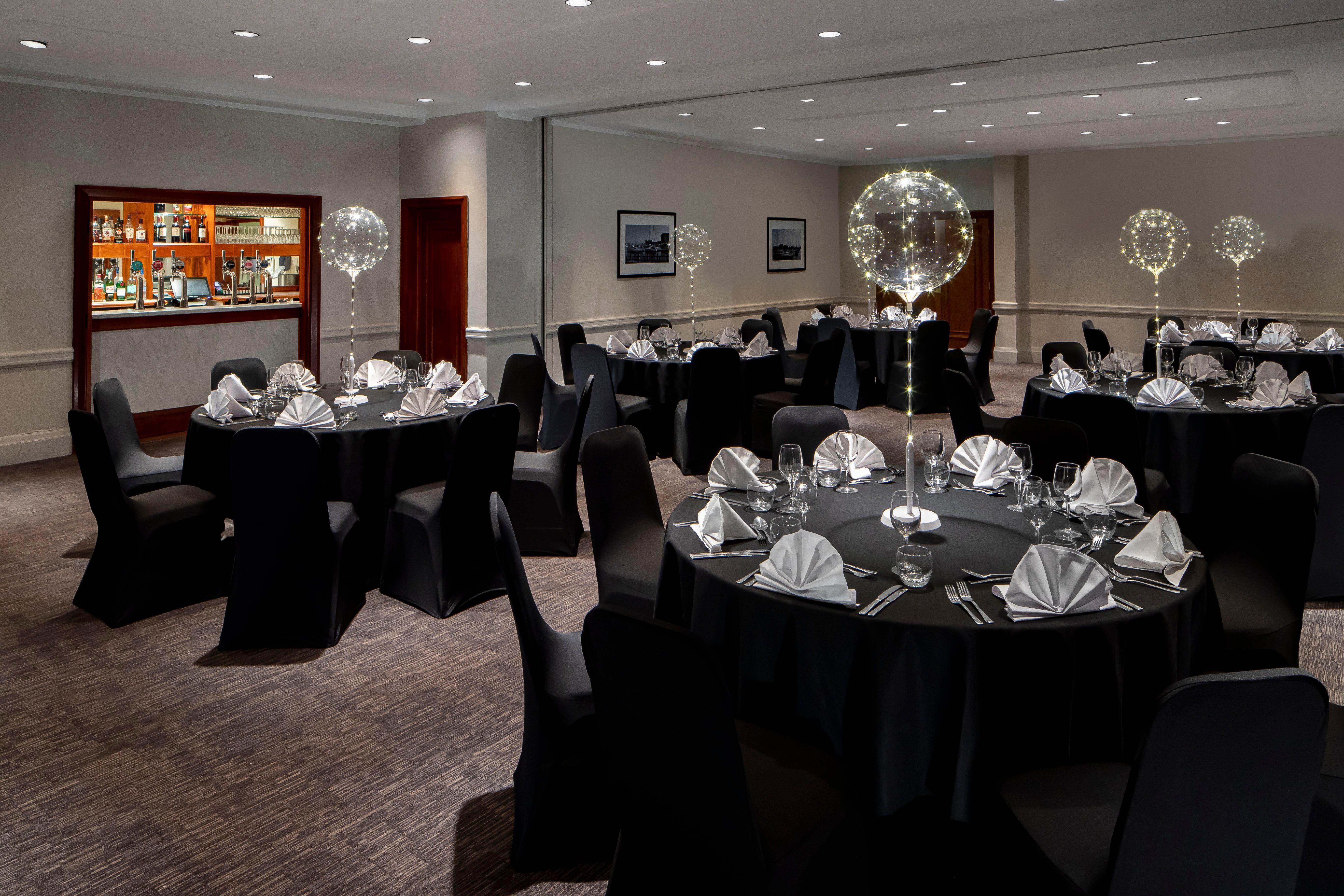Holiday Inn Hull Marina By Ihg Кингстън ъпон Хъл Екстериор снимка