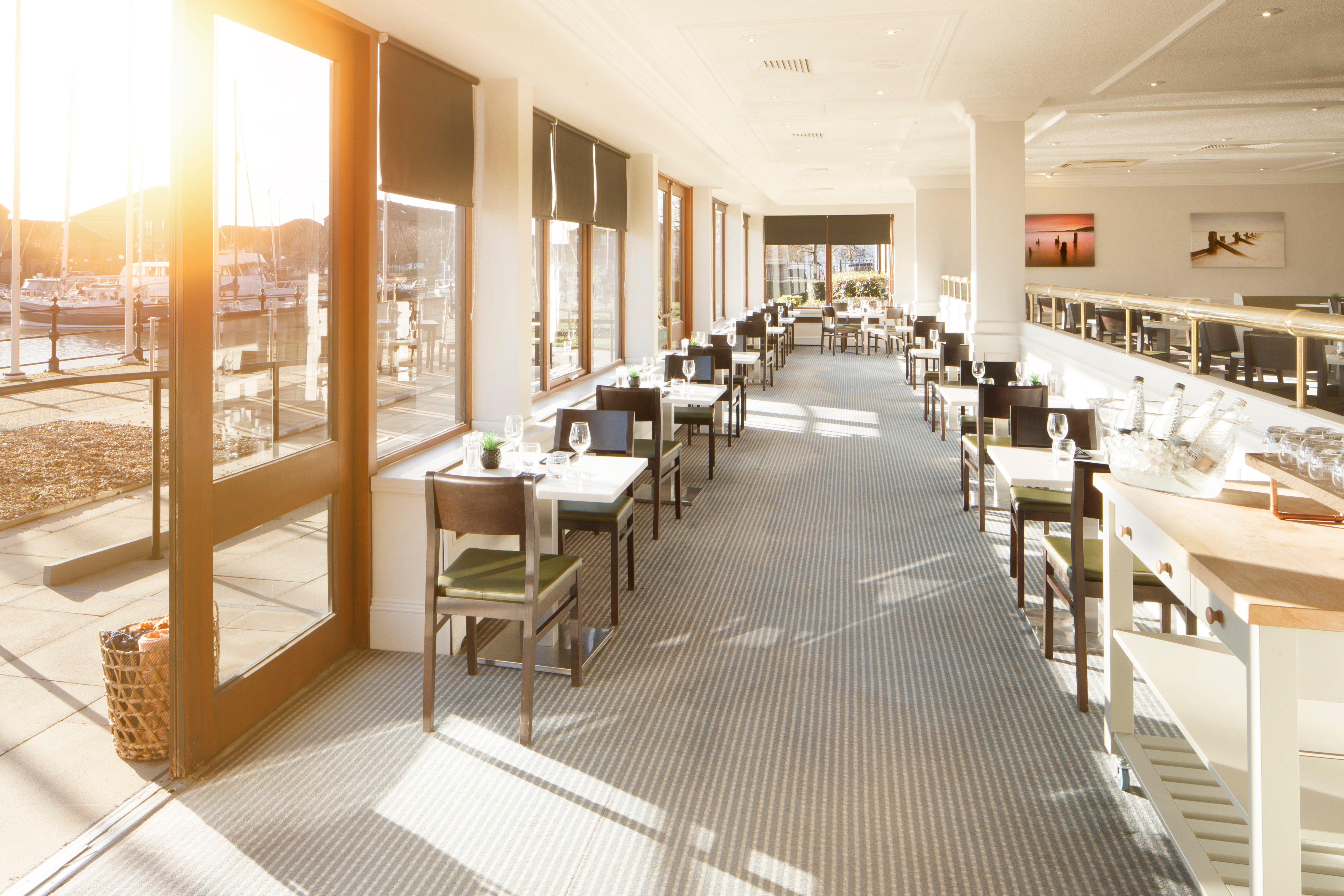 Holiday Inn Hull Marina By Ihg Кингстън ъпон Хъл Екстериор снимка