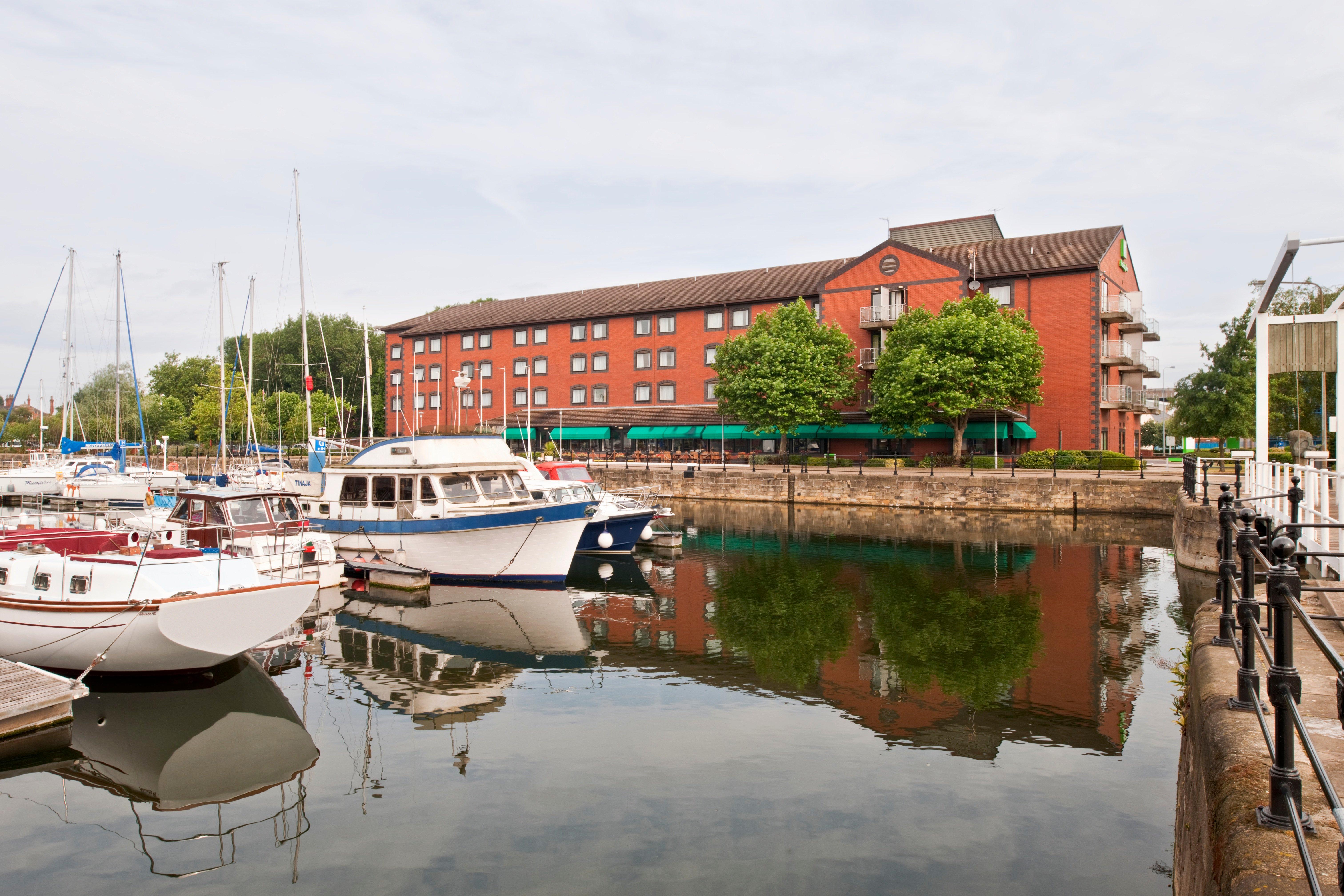 Holiday Inn Hull Marina By Ihg Кингстън ъпон Хъл Екстериор снимка