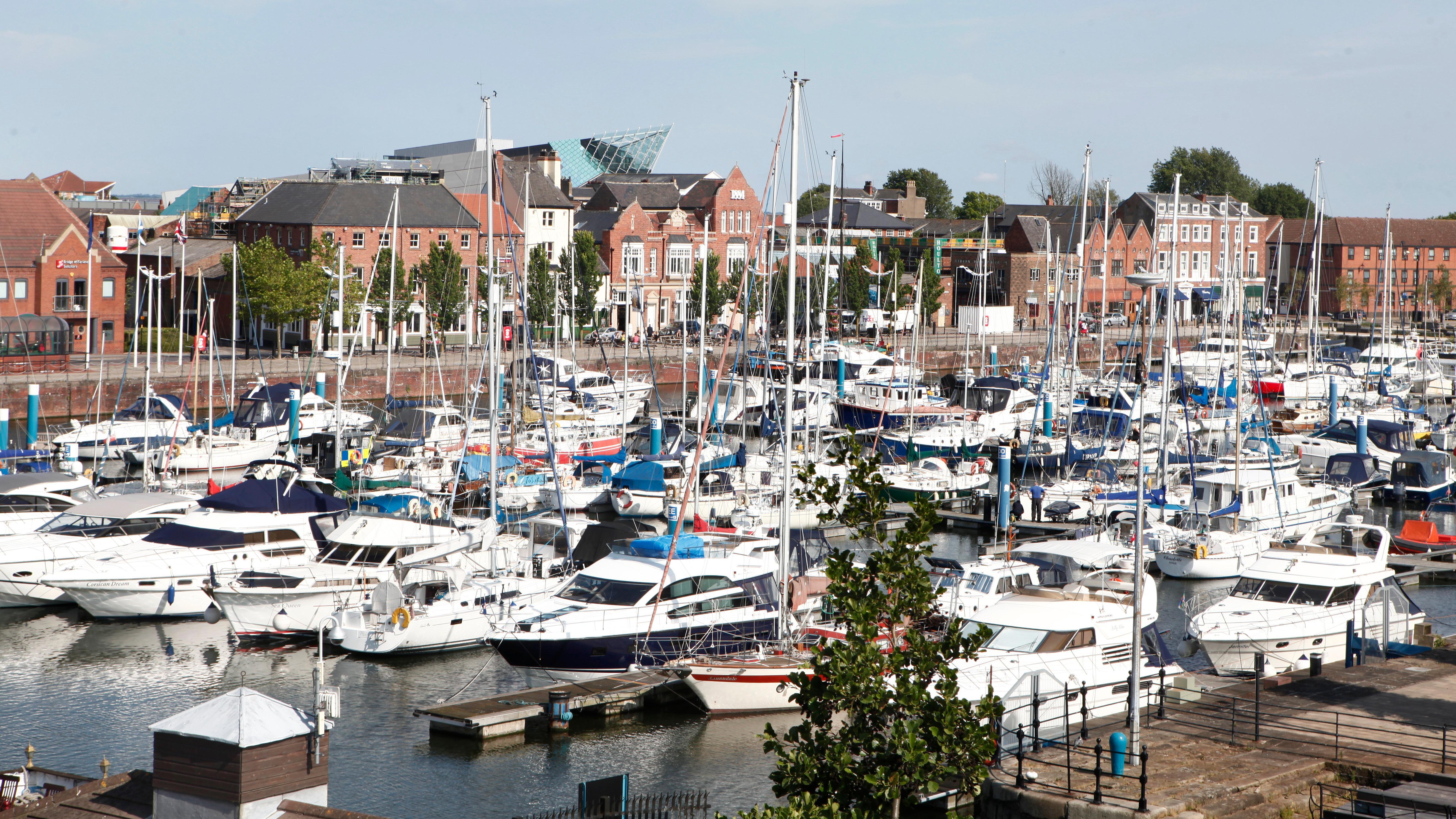 Holiday Inn Hull Marina By Ihg Кингстън ъпон Хъл Екстериор снимка